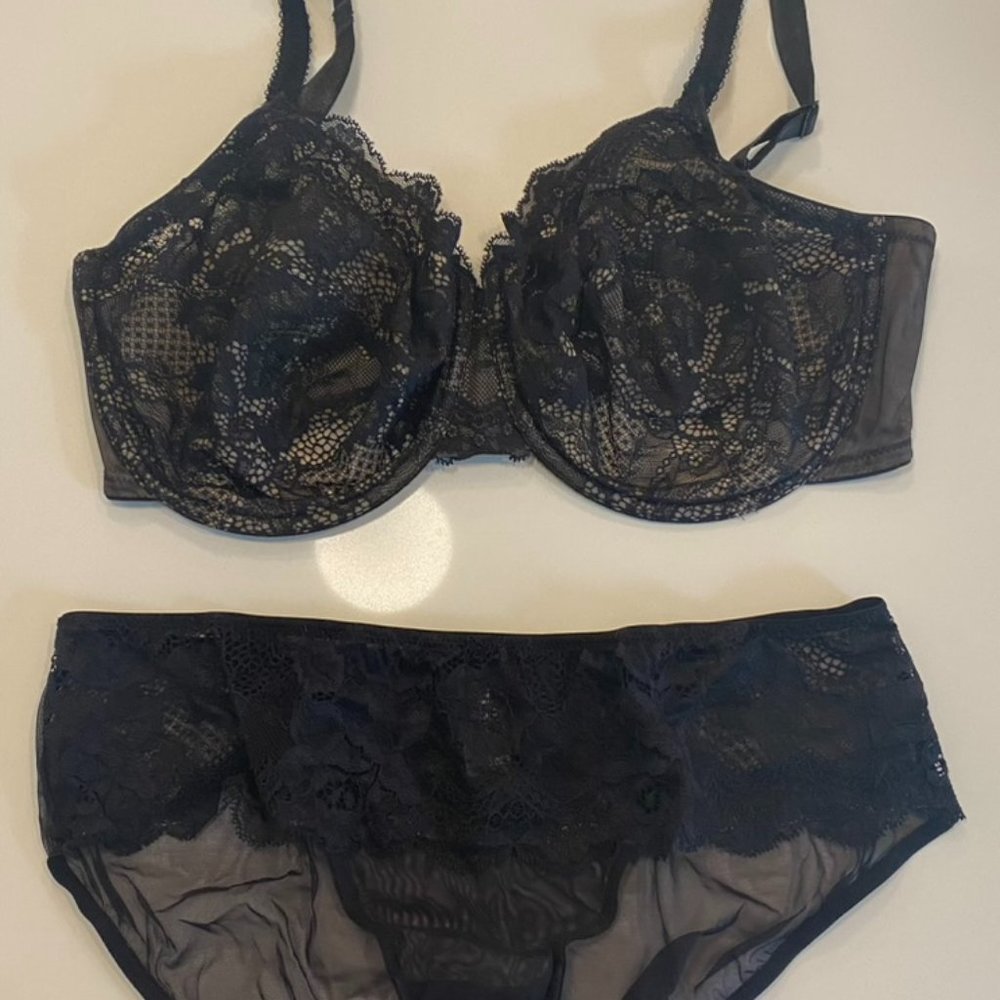 Wacoal Romantic Notions Black Lace Lingerie Set